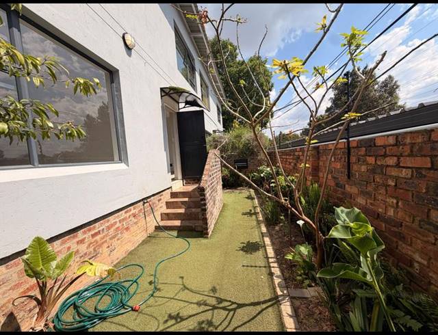 3 BEDROOM PROPERTY TO RENT IN MENLO PARK